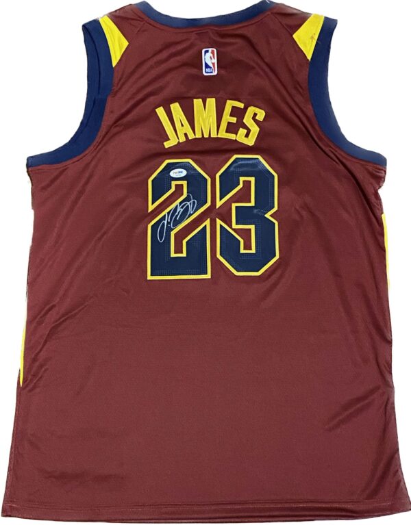 LEBRON JAMES SIGNED CLEEVELAND CAVALIERS JERSEY + PSA DNA AUTHENTICATION