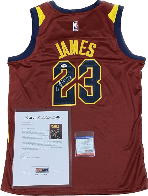 LEBRON JAMES SIGNED CLEEVELAND CAVALIERS JERSEY + PSA DNA AUTHENTICATION - Image 3